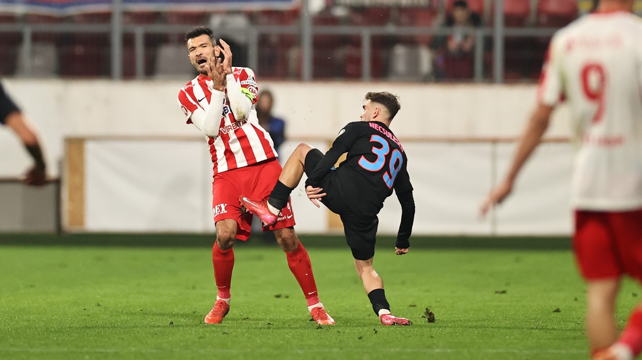 ilie-dumitrescu-si-marius-lacatus-au-vazut-cum-a-luat-cartonasul-rosu-necsulescu-in-uta-fcsb-si-au-dat-verdictul-pe-loc!