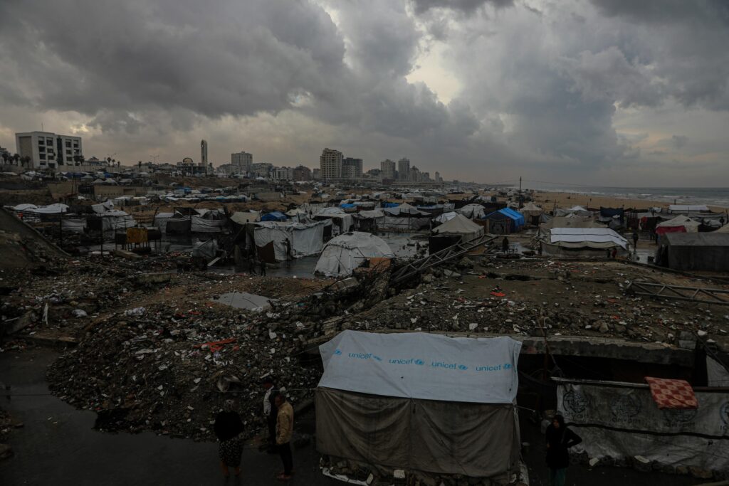 israelul-a-atacat-o-zona-cu-corturi-de-refugiu-din-gaza:-cinci-adulti,-dar-si-copii,-morti-in-urma-atacului