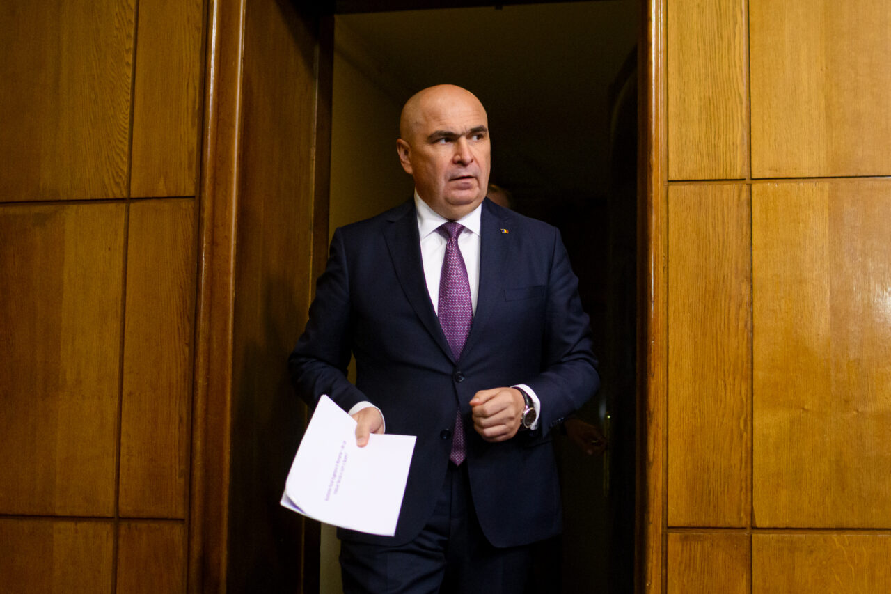 romanii-traiesc-pe-datorie,-de-la-an-la-an.-guvernul-imprumuta-alte-10-miliarde-de-lei,-in-avans,-pentru-necesarul-din-2026