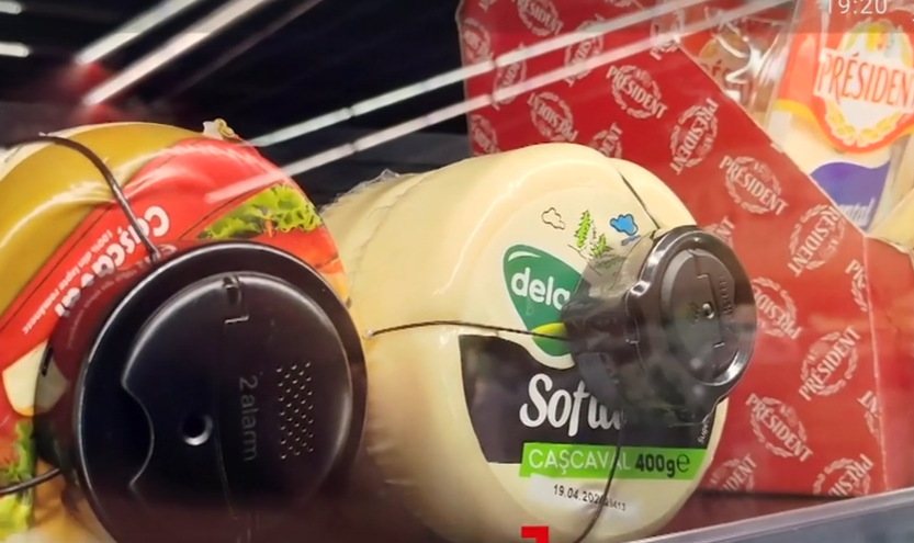 ce-se-mai-fura-din-supermarketuri:-si-produsele-de-pana-la-10-lei-au-ajuns-sa-fie-protejate-cu-sistem-antifurt