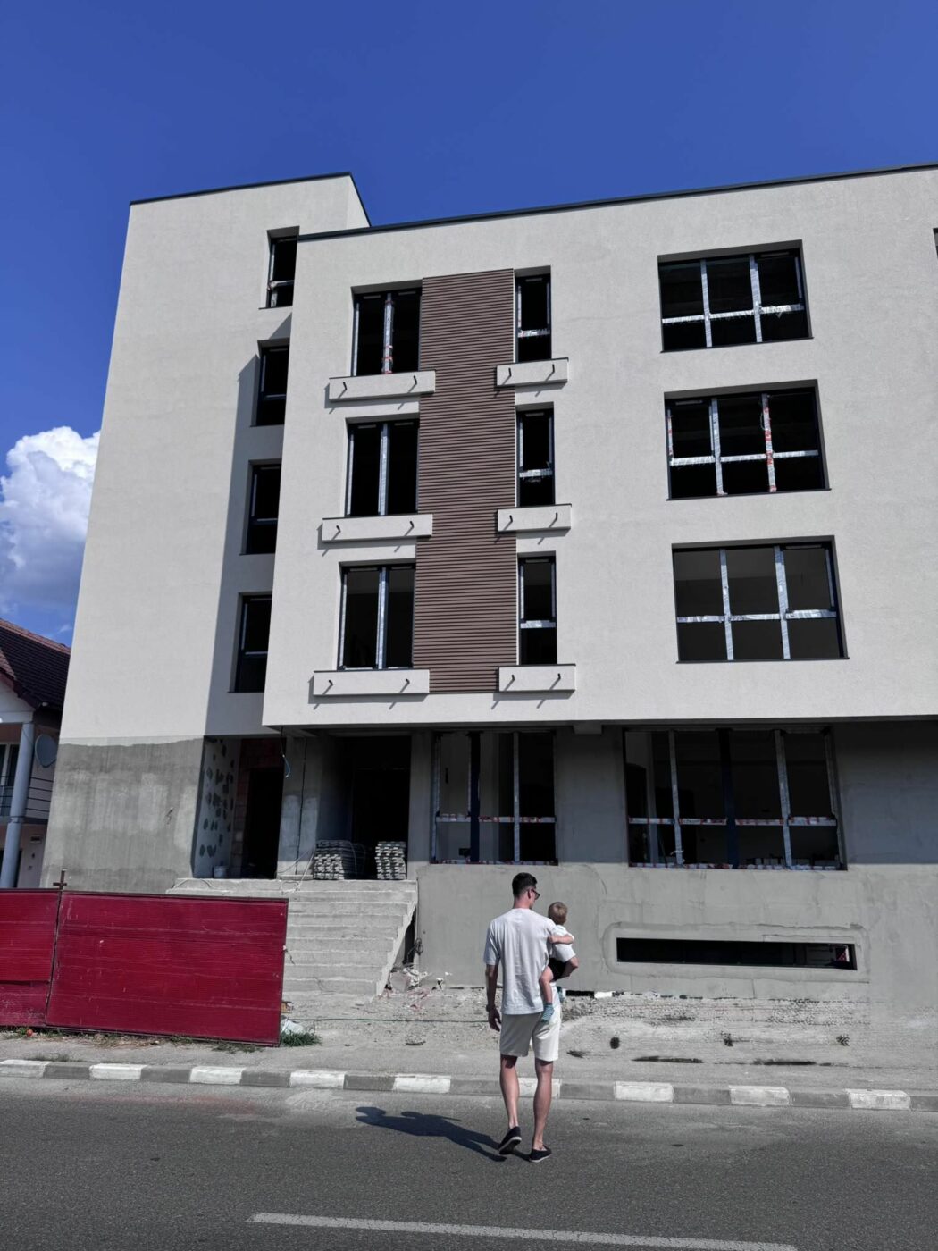 a-dat-lovitura-cu-20-de-apartamente-in-ramnicu-valcea-si-a-incercat-un-nou-tun-imobiliar.-realitatea,-insa,-a-fost-diferita:-lumea-s-a-speriat