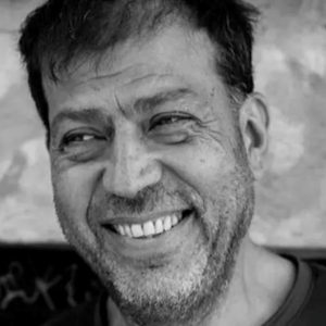 adrian-plesca-artanu,-primle-imagini-de-la-inmormantare.-fiica-artistului-de-la-timpuri-noi,-coplesita-de-durere