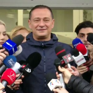 daniel-baluta-s-a-prezentat-cu-sotia-de-mana-la-vot:-orasul-a-fost-dominat-de-cearta-si-haos,-lucrurile-trebuie-sa-inceteze.-a-venit-timpul-ca-rezultate-sa-fie-cele-care-conteaza