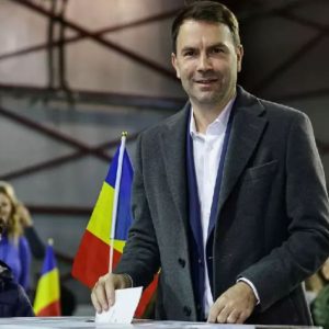 candidatul-usr-catalin-drula-a-votat-pentru-primaria-capitalei-la-liceul-unde-a-invatat:-aici-sunt-de-o-viata,-aici-sunt-copiii-mei,-sunt-plin-de-optimism