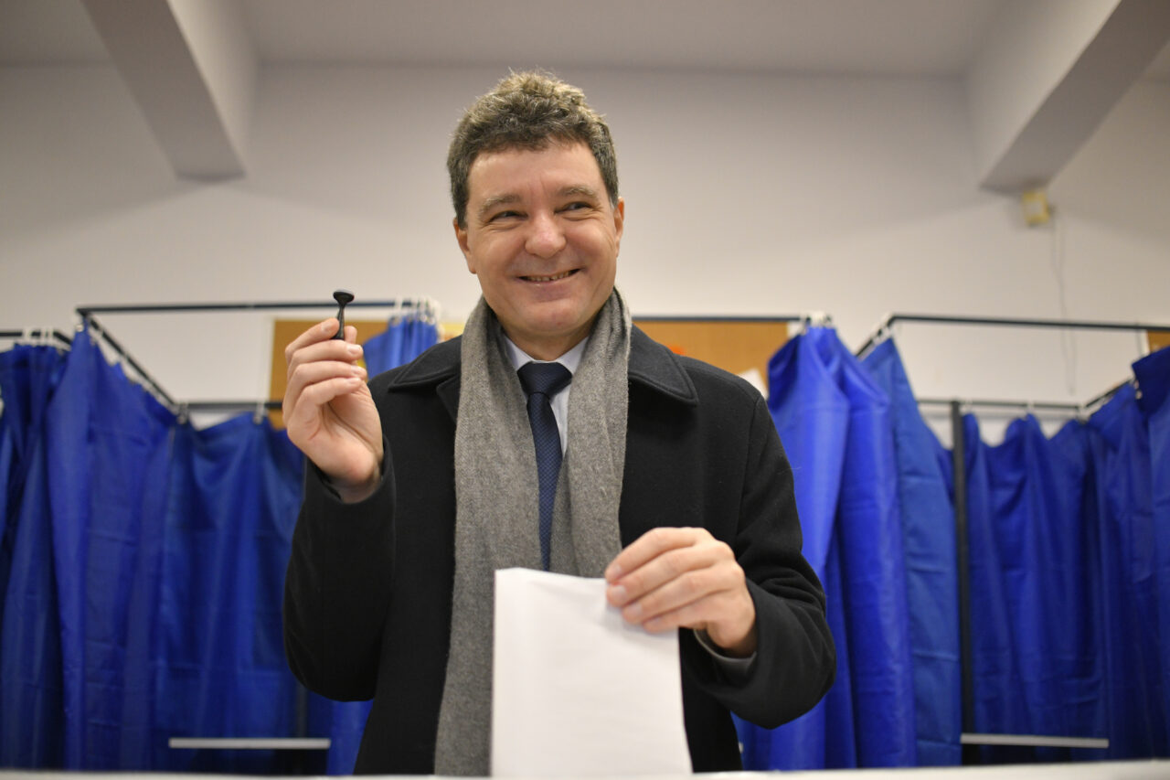 fara-nicio-indoiala,-decizia-de-anulare-a-alegerilor-a-fost-buna,-spune-nicusor-dan-pentru-le-monde