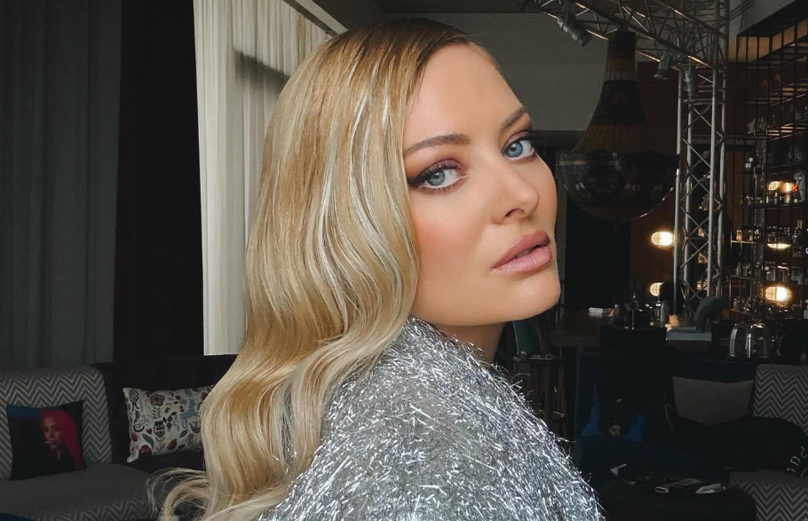 delia-nu-a-mai-cantat-in-spania,-iar-scandalul-a-explodat.-romanii-din-diaspora-fac-acuzatii-dure-si-isi-vor-banii-inapoi