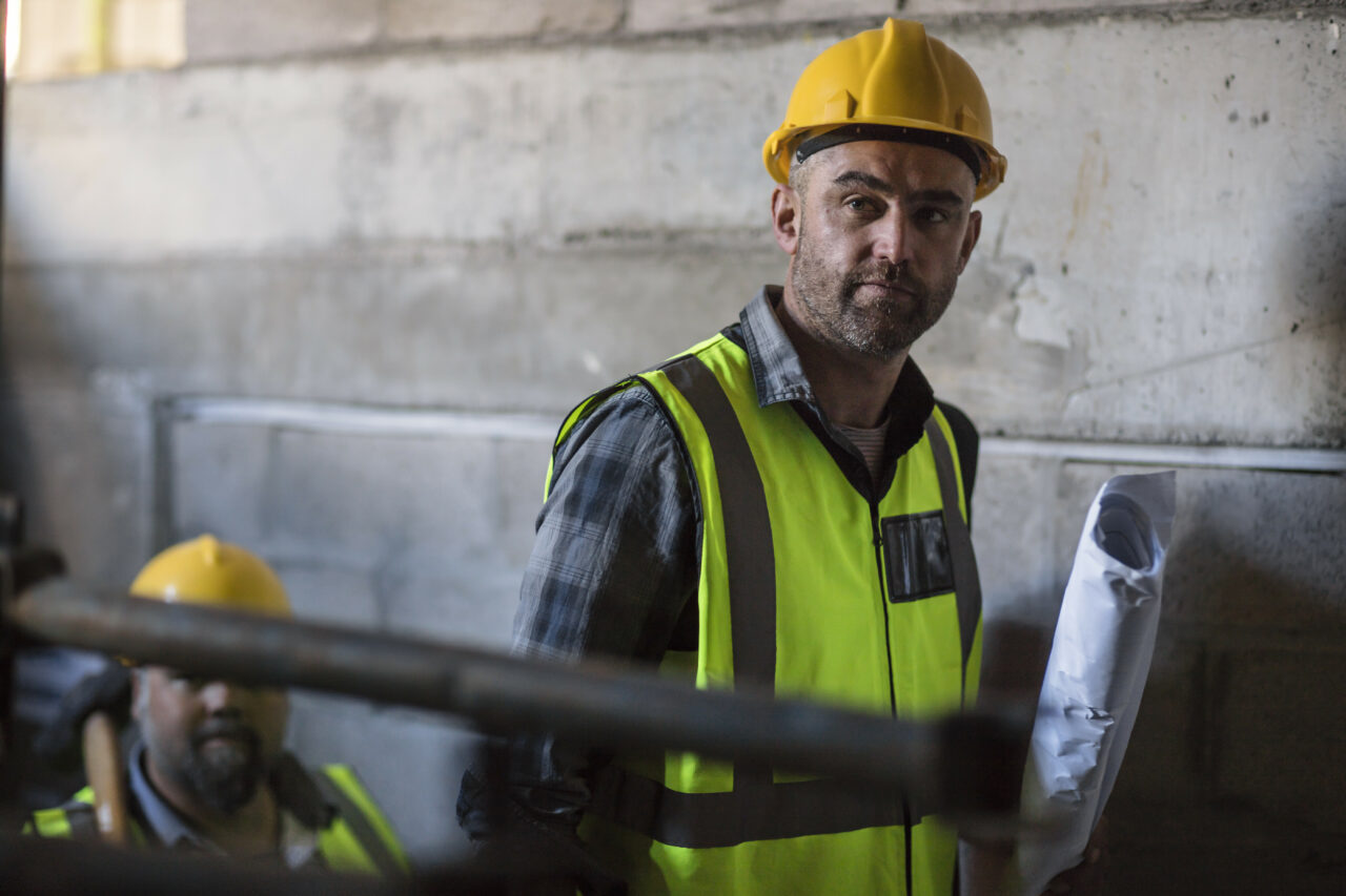 cei-mai-cautati-angajati-din-romania-fara-studii-superioare.-salariile-medii-pe-principalele-domenii