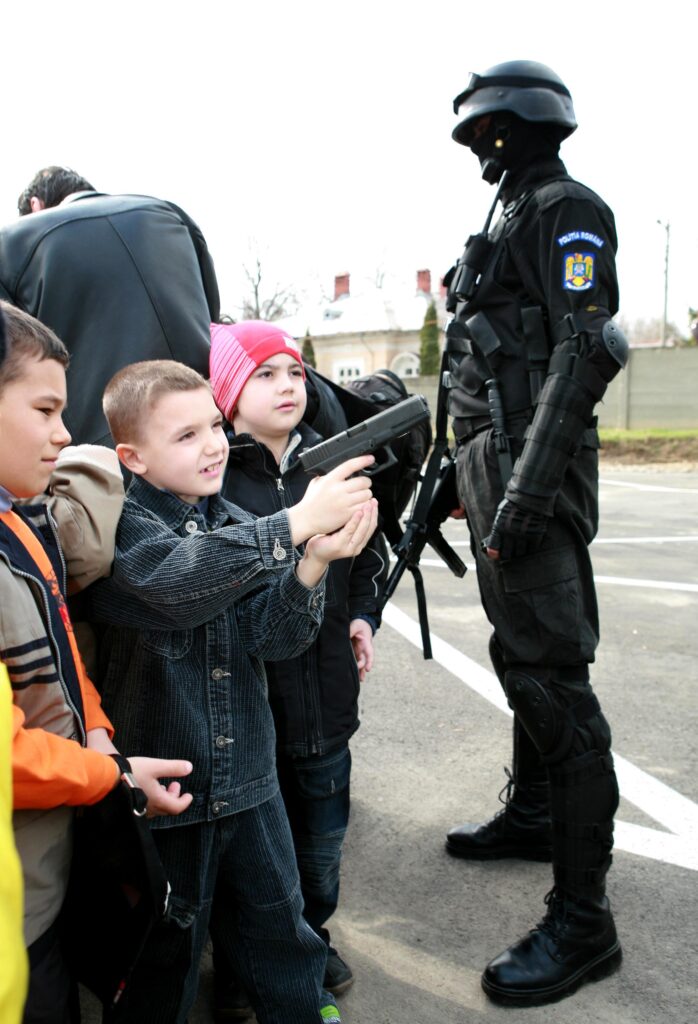 cand-il-omoram-pe-primul?-europol-destructureaza-retele-care-recrutau-minori-pentru-asasinate