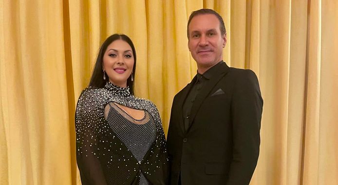 ce-cadou-costisitor-i-a-facut-alin-oprea-sotiei-sale.-am-admirat-o-in-momentul-in-care-am-vazut-o-intr-un-showroom