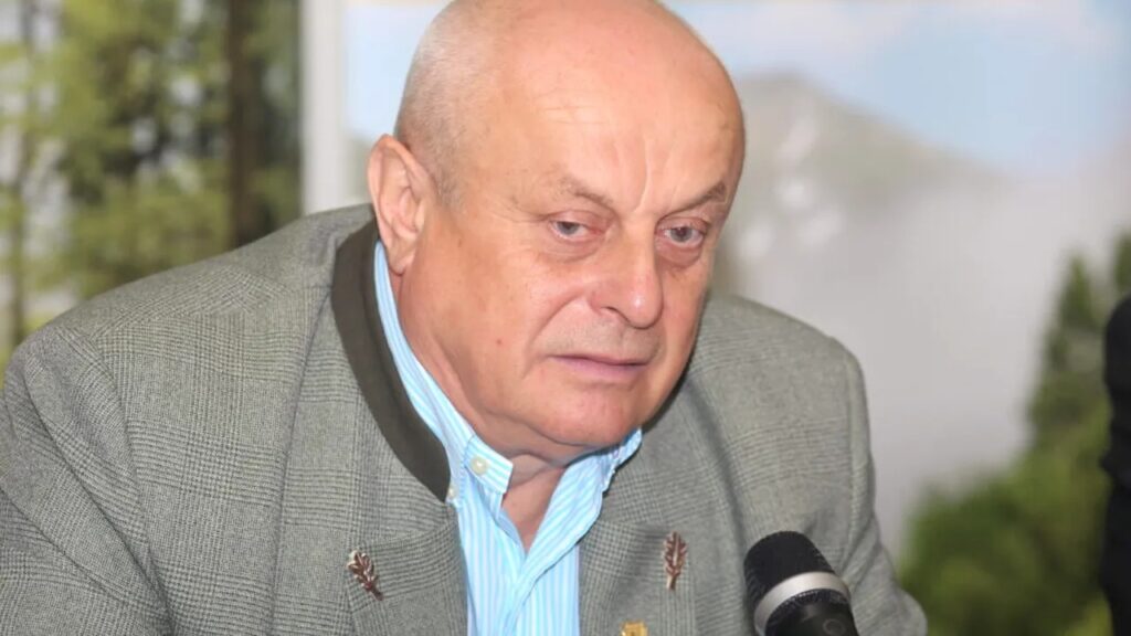 instanta-il-obliga-pe-directorul-silvic-de-la-arad,-teodor-tigan,-sa-restituie-280520-de-lei.-anuntul-ministrei-mediului