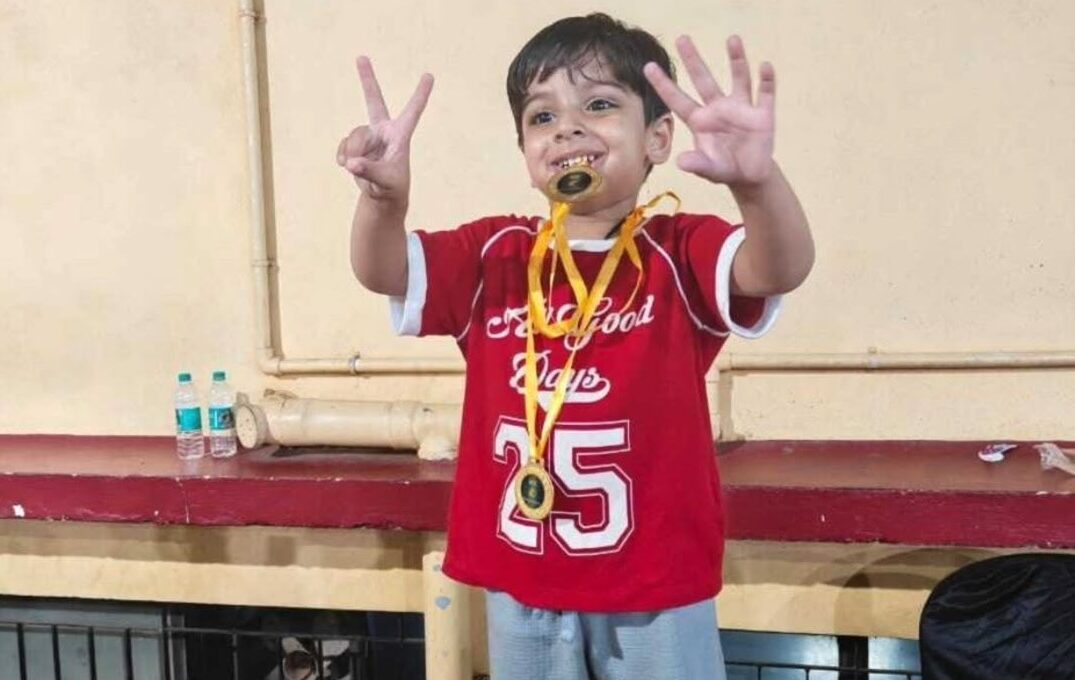 geniul-de-3-ani-a-devenit-cel-mai-tanar-jucator-de-sah-din-istorie-care-a-primit-rating-de-la-federatia-internationala