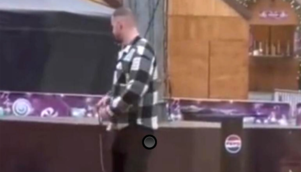 ce-animal-de-companie-are-acest-barbat-din-cluj-napoca.-a-iesit-cu-el,-in-lesa,-si-imaginile-au-devenit-virale