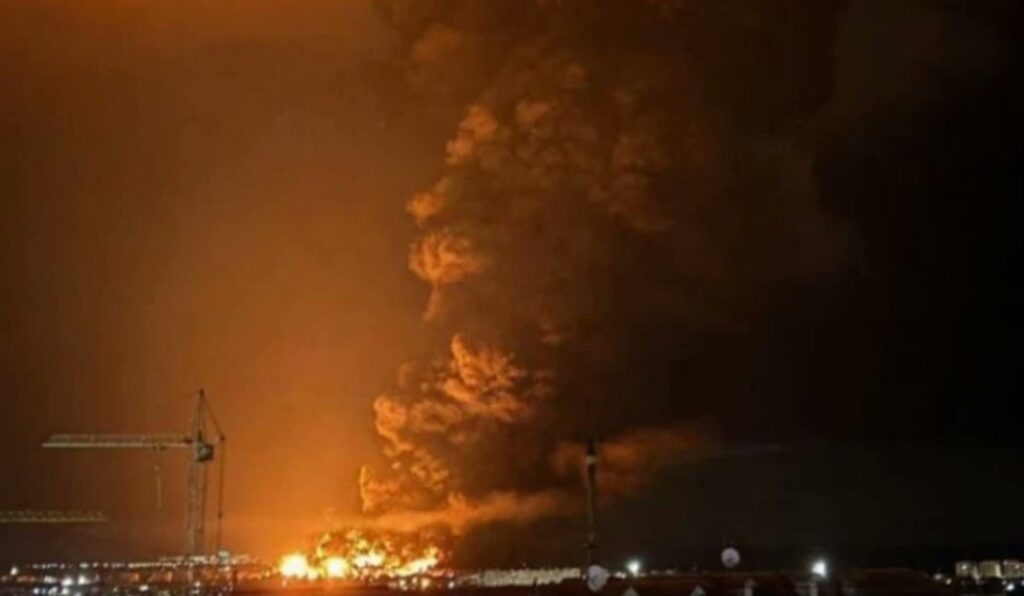 atac-cu-drone-ucrainene-asupra-unui-depozit-de-petrol-din-crimeea.-au-fost-vizate-mai-multe-obiective-energetice-rusesti