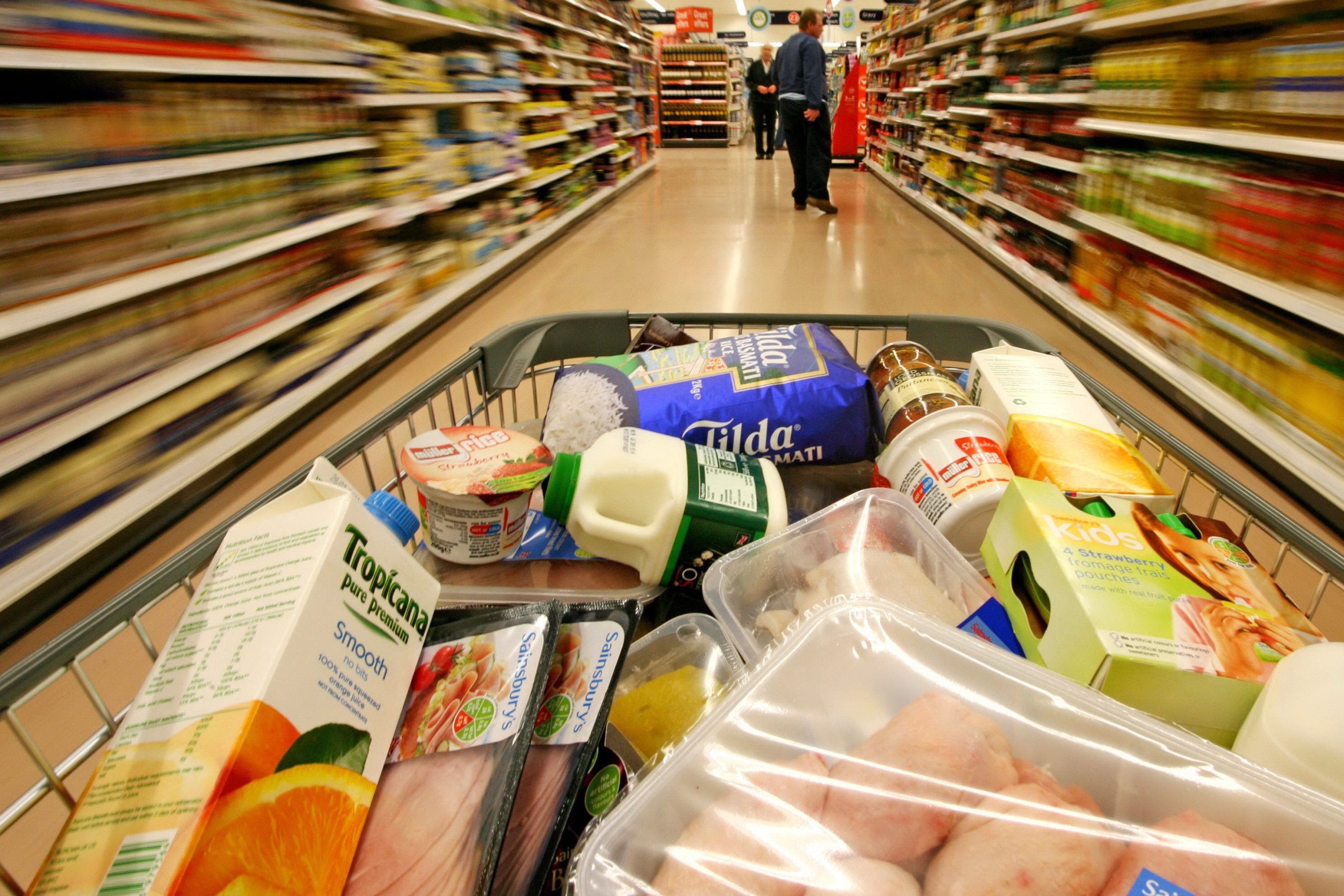 dezamagirea-unui-barbat-dupa-ce-a-ajutat-cu-mancare-o-adolescenta-de-14-ani-care-cersea.-pana-la-urma-si-eu-mananc-pate-pe-paine