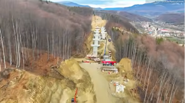 video-a1-sibiu-pitesti,-sectiunea-3:-cum-mai-arata-lucrarile-la-unul-dintre-cele-mai-spectaculoase-loturi-de-autostrada