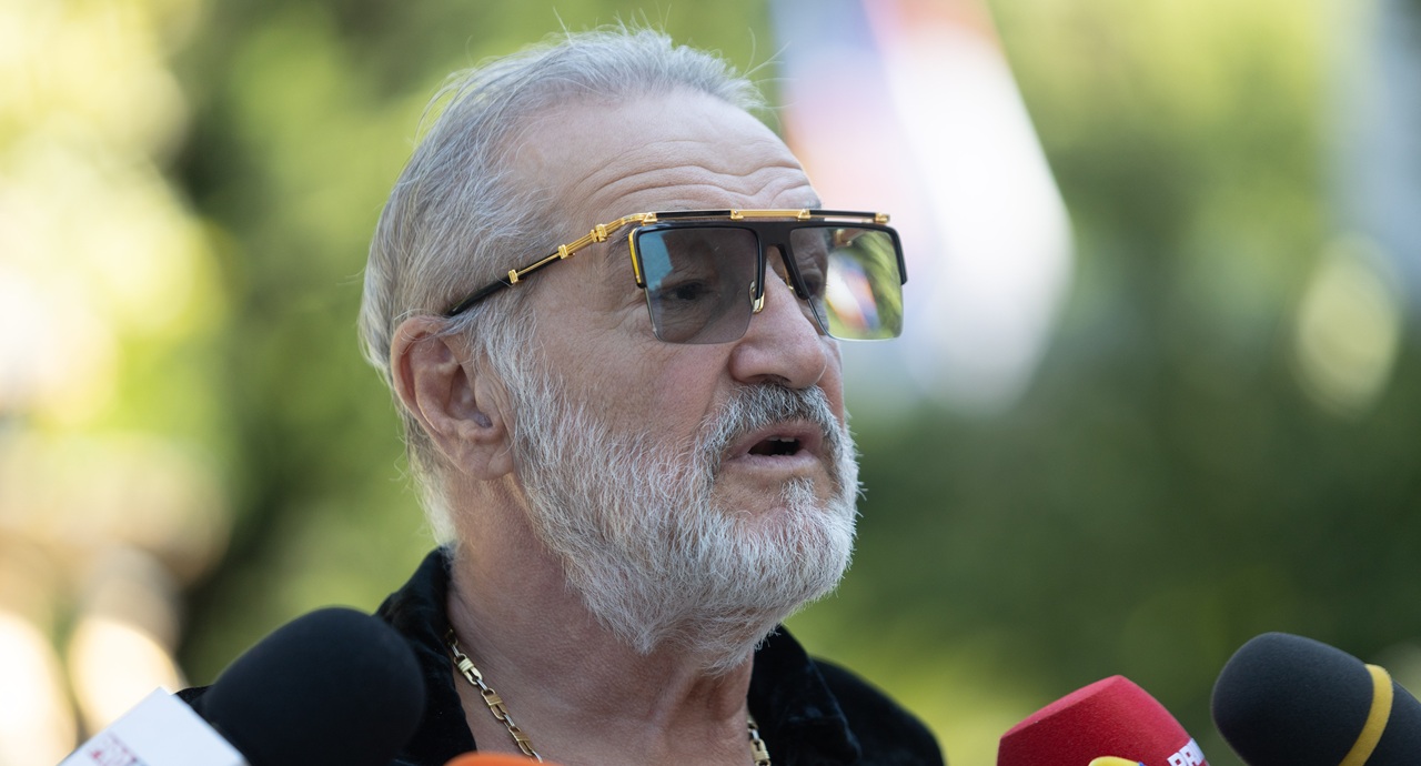 gigi-becali-n-a-mai-suportat-si-i-a-ironizat-pe-radu-naum-si-pe-ionut-angheluta-de-cum-a-intrat-in-direct:-voi-va-dati-seama-ce-nebunie?