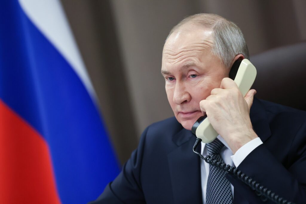 kremlinul-a-confirmat-ca-vladimir-putin-si-donald-trump-au-purtat-o-conversatie-telefonica