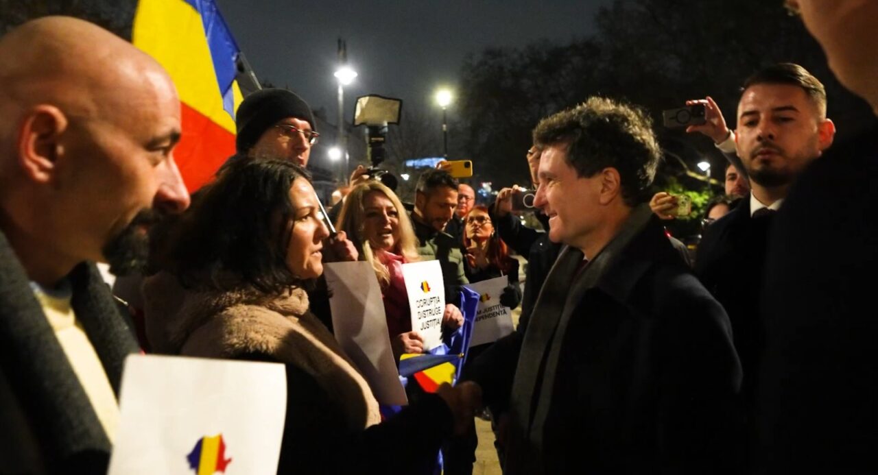 patrick-andre-de-hillerin-se-intreaba-ce-cauta-nicusor-dan-la-londra,-daca-nu-se-intalneste-cu-niciun-oficial:-erau-reduceri-de-craciun-pe-undeva