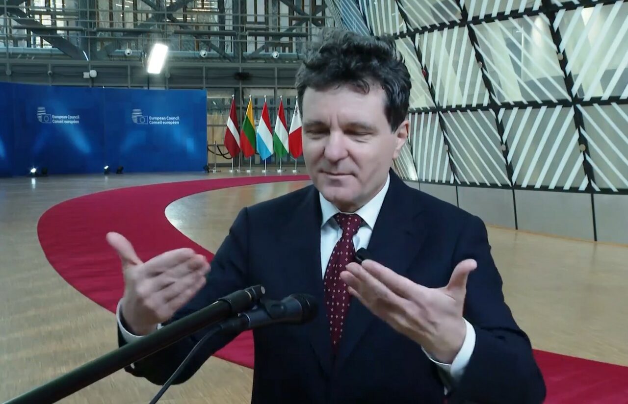 nicusor-dan-se-concentreaza-pe-finantarea-ucrainei,-la-summit-ul-de-la-bruxelles-/-sustine-ca-magistratii-sunt-intimidati-prin-metode-subtile