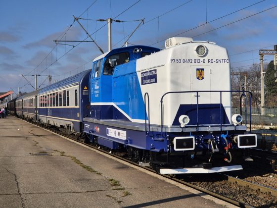 foto-tesla-de-brasov:-a-sasea-locomotiva-pe-baterii-realizata-pentru-cfr-calatori-prin-pnrr-efectueaza-ultimele-teste