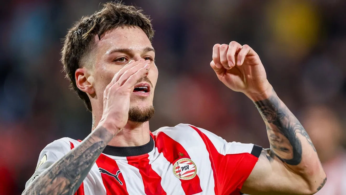 gest-urat-fata-de-dennis-man,-chiar-pe-gazon,-din-partea-sefului-de-la-psv:-da-o-naibii!