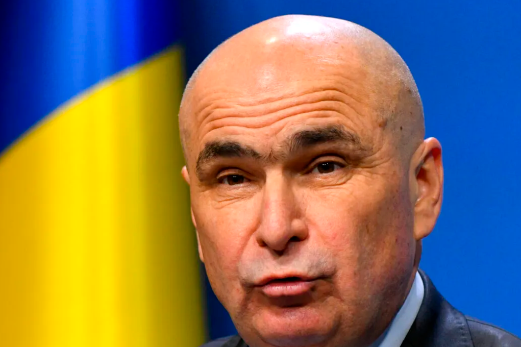 bolojan,-atac-voalat-la-psd-si-grindeanu:-eu-nu-mi-am-propus-sa-claxonez,-claxoanele-fac-multa-galagie,-dar-masina-nu-se-misca