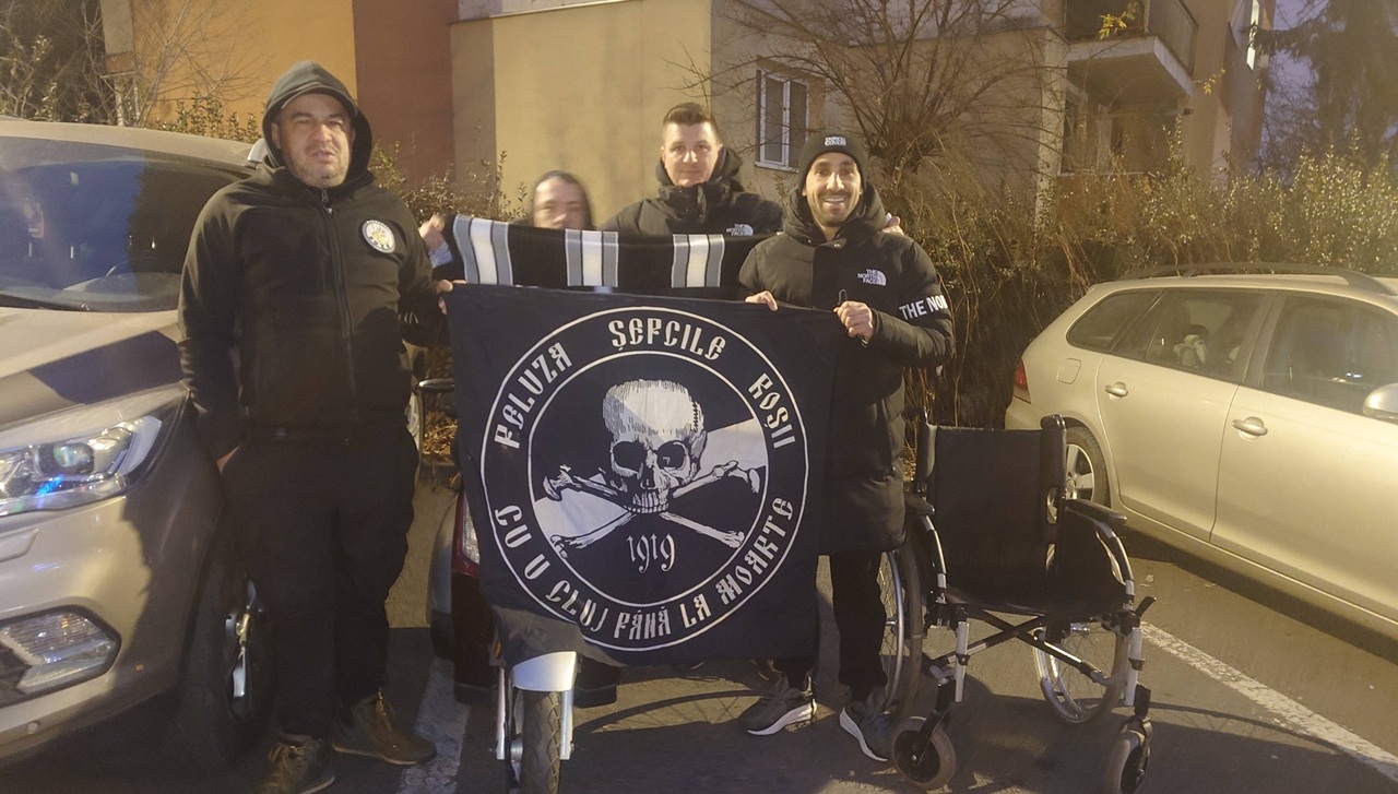 ce-cadou-a-primit-de-la-fanii-u-cluj-un-tanar-ramas-fara-un-picior:-facem-bine-cat-ne-tine!