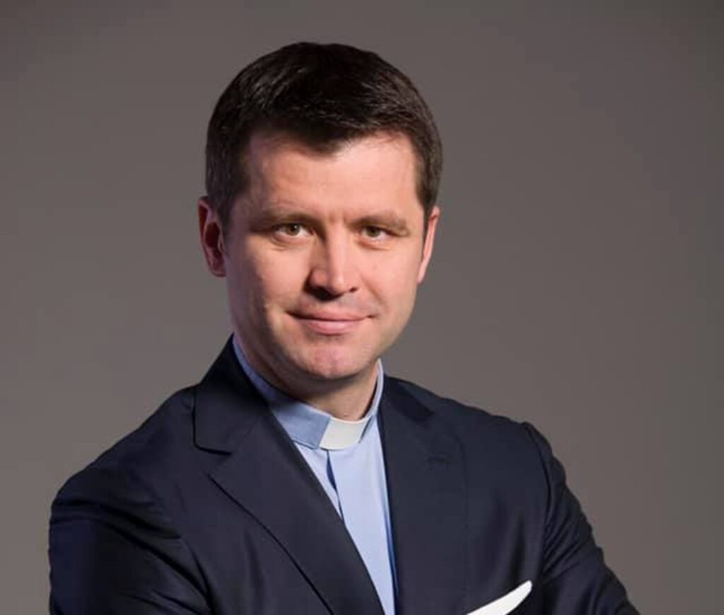 glazura-spirituala-peste-tortul-arogantei-preotul-francisc-dobos-despre-ispita-omului-modern.-video