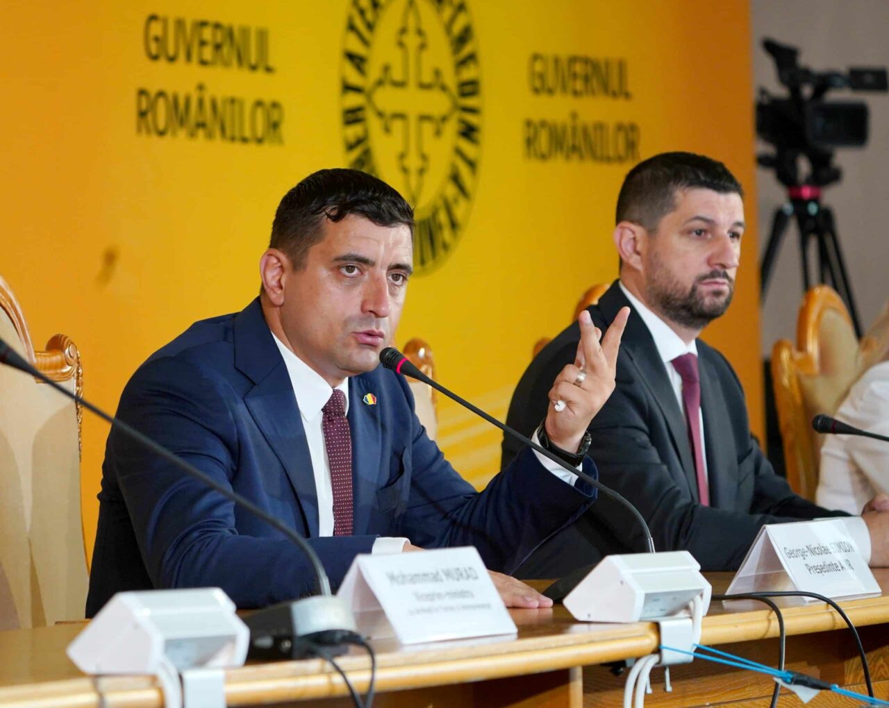 un-lider-aur-acuza-guvernul-bolojan-ca-taie-de-la-educatie-ca-sa-protejeze-multinationalele