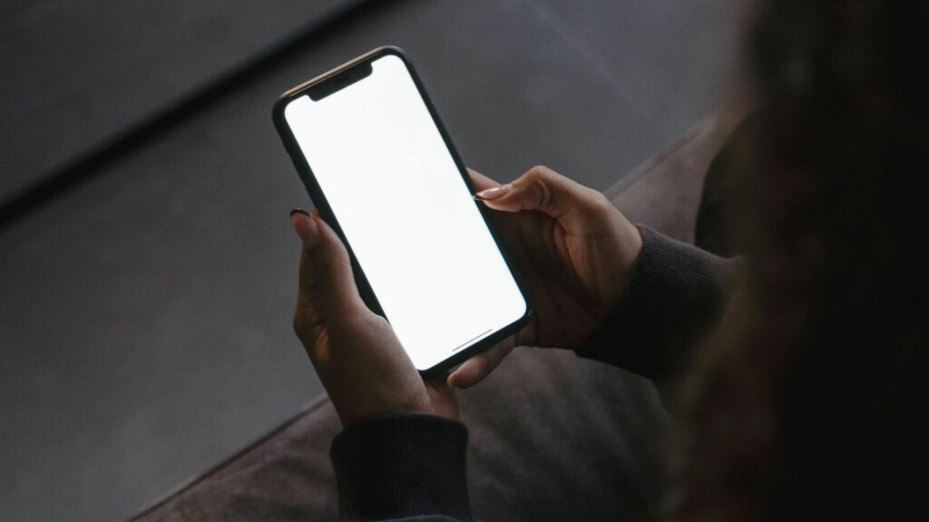 daca-ai-telefoane-mobile-vechi-prin-casa,-iata-ce-trebuie-sa-faci-cu-ele-inainte-sa-devina-un-pericol-pentru-sanatate