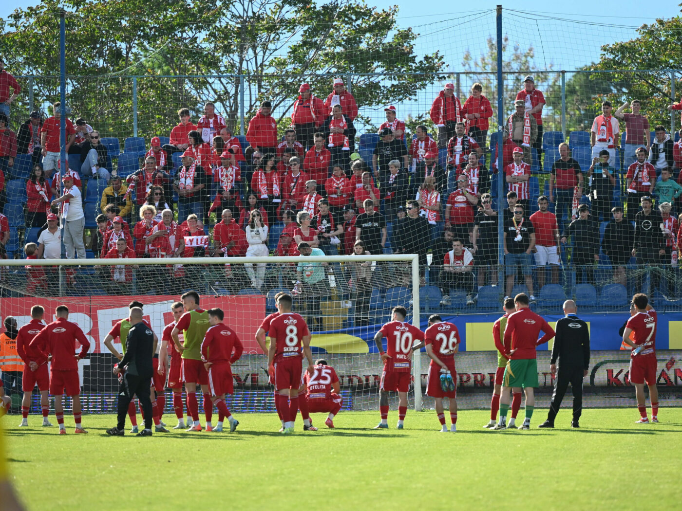 romanii-au-votat-si-nu-vor-sepsi-osk-inapoi-in-superliga!-echipa-de-traditie-care-a-strans-peste-50%-din-preferintele-suporterilor-n-a-mai-jucat-de-33-de-ani-in-primul-esalon.-exclusiv