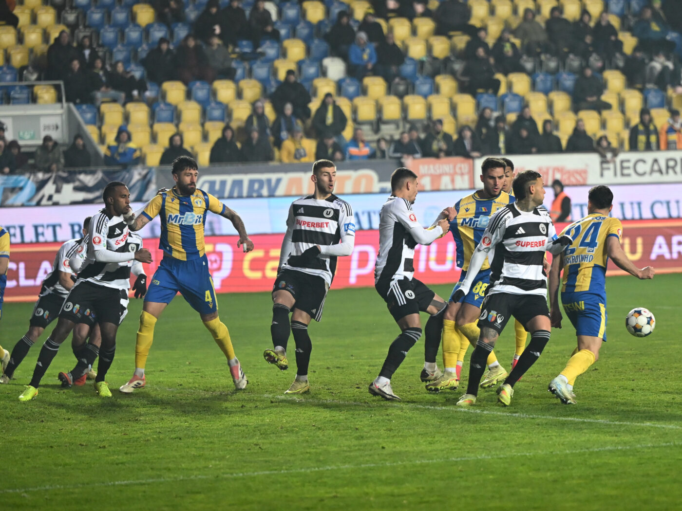 clubul-din-superliga-romaniei-este-pe-plus-in-ultimii-doi-ani-si-nu-vrea-sa-si-vanda-golgheterul.-exclusiv