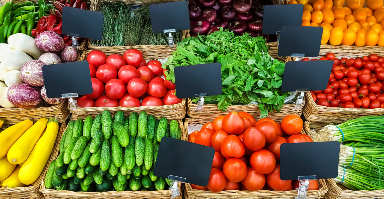 tara-noastra-are-un-potential-agricol-urias,-dar-romanii-mananca-cele-mai-putine-fructe-si-legume-din-ue.-in-schimb,-fac-coada-la-macelarii