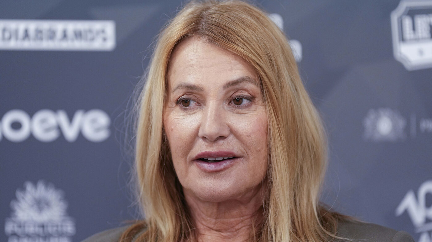 nadia-comaneci-i-a-lasat-pe-americani-cu-gura-cascata.-ce-a-facut-intr-un-magazin-cu-specific-romanesc