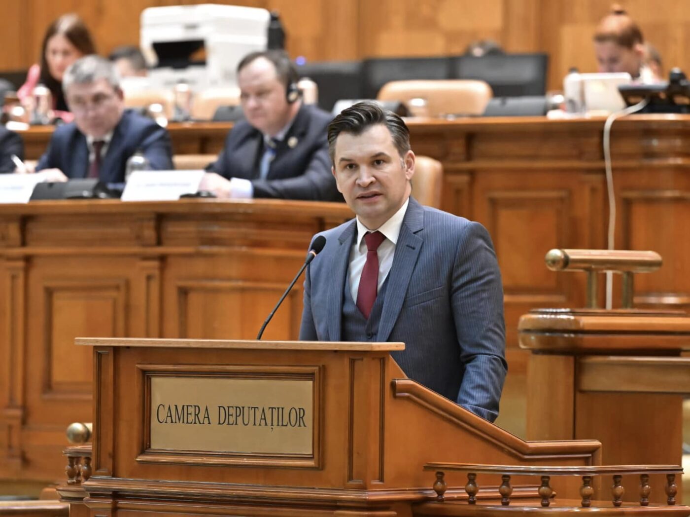 scandal-national-cu-legea-4:-proiectul-paraschiv-e-o-fituica-populista,-propun-inasprirea-sanctiunilor-intr-o-lege-a-tuturor,-nu-doar-a-minoritatii-fanilor-radicalizati.-interviu-exclusiv-cu-deputatul-ionut-stroe