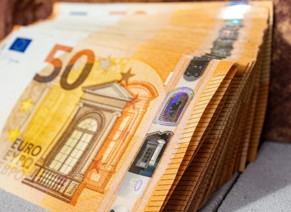 chiar-se-schimba-banii?-declaratia-unui-inalt-oficial-din-europa