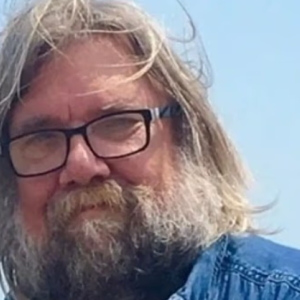 scriitorul-michael-schumacher-a-murit-la-75-de-ani:-un-om-generos,-care-iubea-oamenii-si-povestile/-a-scris-biografiile-lui-francis-ford-coppola-si-ale-lui-eric-clapton