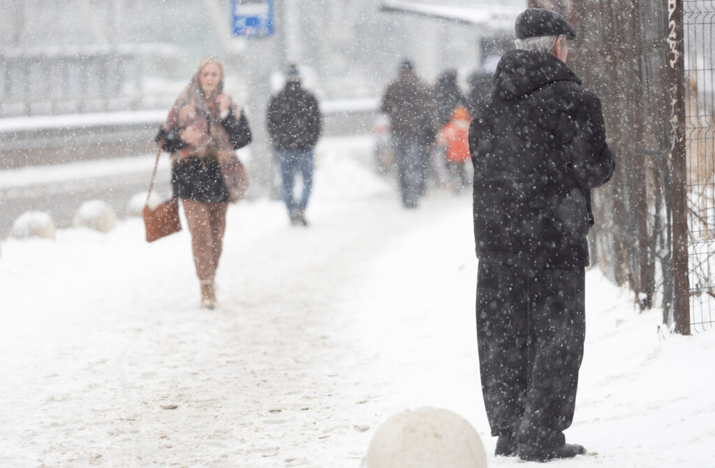 romania,-lovita-de-viscol-si-ger-polar:-alerte-cod-portocaliu-de-viscol,-ninsori-si-frig