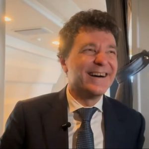 nicusor-dan,-amuzat-de-intentia-aur-de-a-l-suspenda-din-functie:-mi-se-pare-total-neserioasa/-gluma-facuta-de-presedinte-pe-acest-subiect