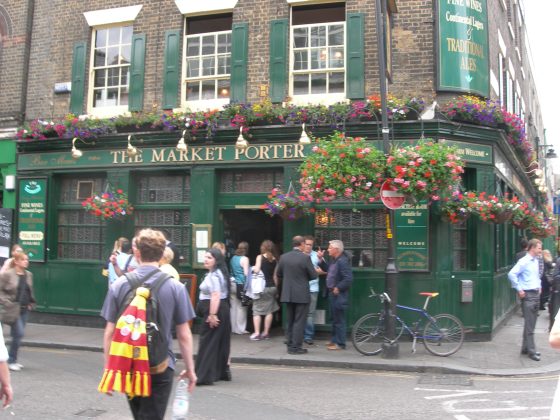 guvernul-britanic-vrea-sa-adopte-masuri-fiscale-pentru-sprijinirea-pub-urilor