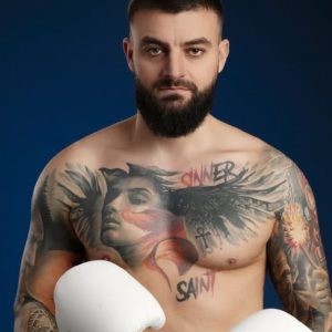 cine-este-adrian-kaan-de-la-survivor.-este-antreprenor,-pasionat-de-sport,-are-34-de-ani-si-o-familie-frumoasa