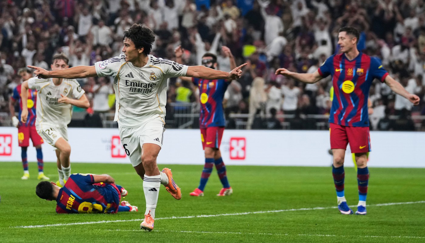 barcelona-real-madrid-2-2,-live-text-online,-in-finala-supercupei-spaniei.-vinicius-rateaza-o-buna-ocazie