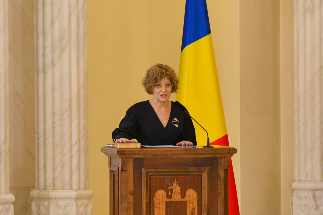 cum-isi-propune-oana-gheorghiu-sa-faca-curatenie-in-companiile-de-stat.-ce-se-intampla-cu-angajatii-firmelor-cu-datorii-de-miliarde-de-lei