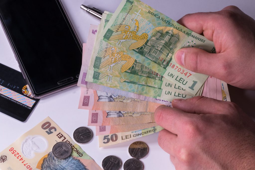 instanta-din-sibiu-a-decis-ca-functionarii-prefecturii-pot-lua-spor-de-conditii-vatamatoare-chiar-si-in-concediu