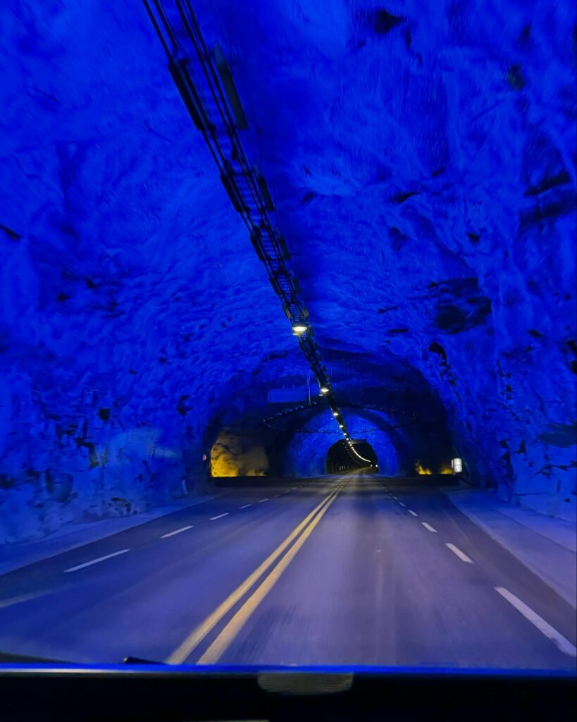 cel-mai-lung-tunel-rutier-din-lume-a-devenit-o-atractie-turistica-majora.-accesul-este-gratuit