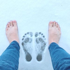 cum-sa-ai-picioarele-calde-iarna.-motivul-pentru-care-trebuie-sa-eviti-sosetele-din-bumbac