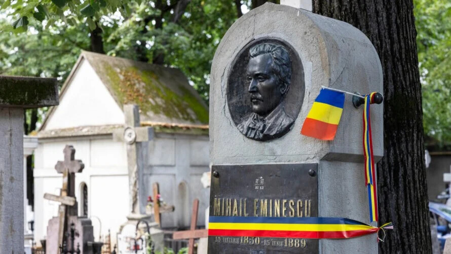 bust-al-lui-eminescu,-inaugurat-la-ujhorod,-in-ucraina,-de-ziua-culturii-nationale