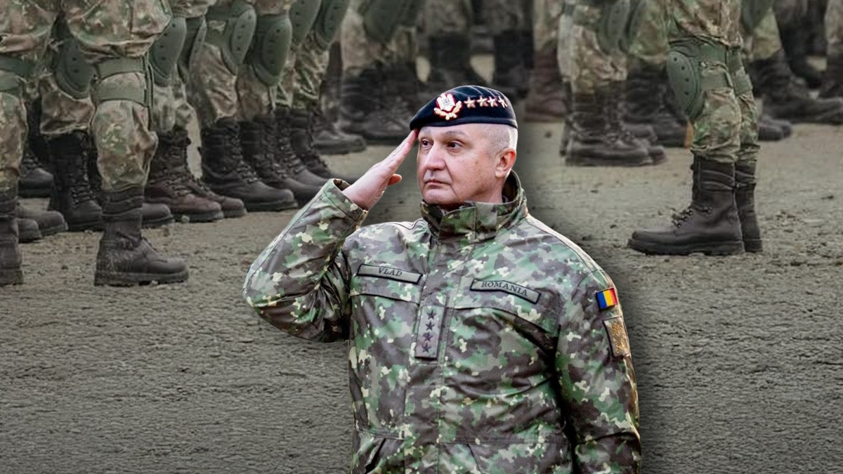 armata-isi-incalta-soldatii.-de-ziua-nationala,-800-de-perechi-de-bocanci-noi-au-trecut-pe-sub-arcul-de-triumf