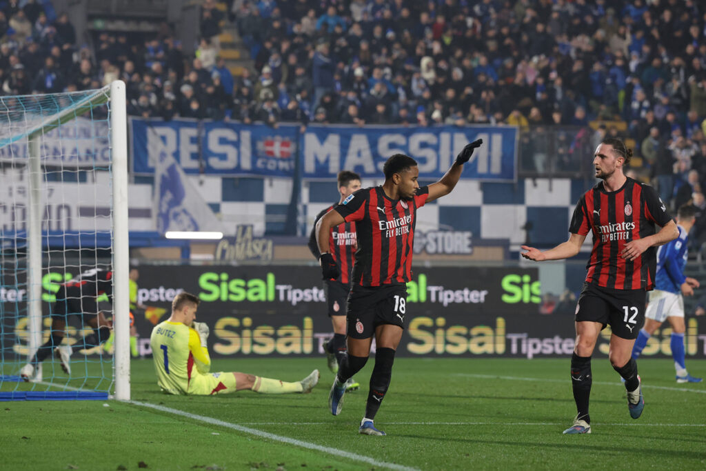 ac-milan-revine-dupa-un-start-dificil-si-invinge-como.-se-mentine-la-3-puncte-de-interul-lui-chivu,-care-conduce-in-serie-a