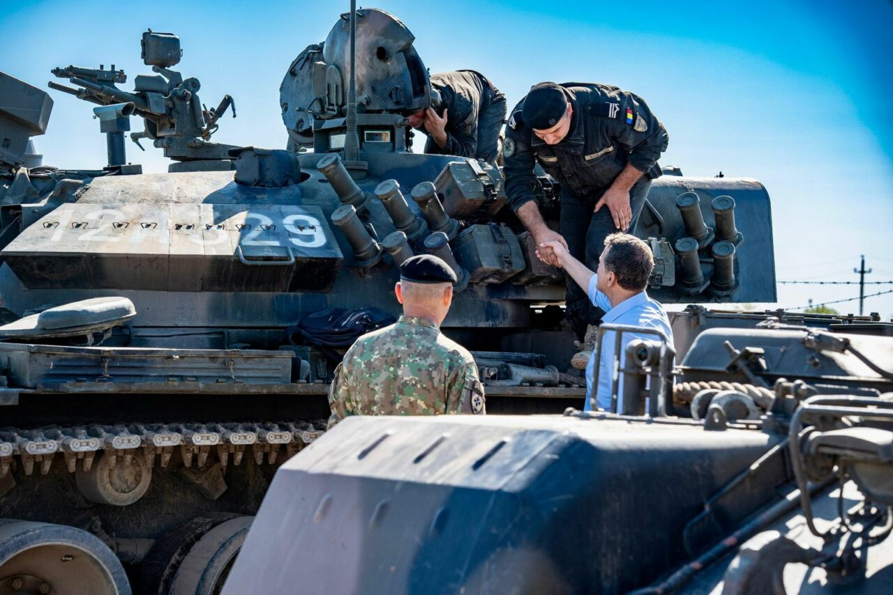 eliminat-prin-demisie-din-terenul-mapn,-mosteanu-continua-sa-se-incalzeasca-pe-marginea-proiectelor-safe,-in-timp-ce-da-sfaturi-succesorilor-sai